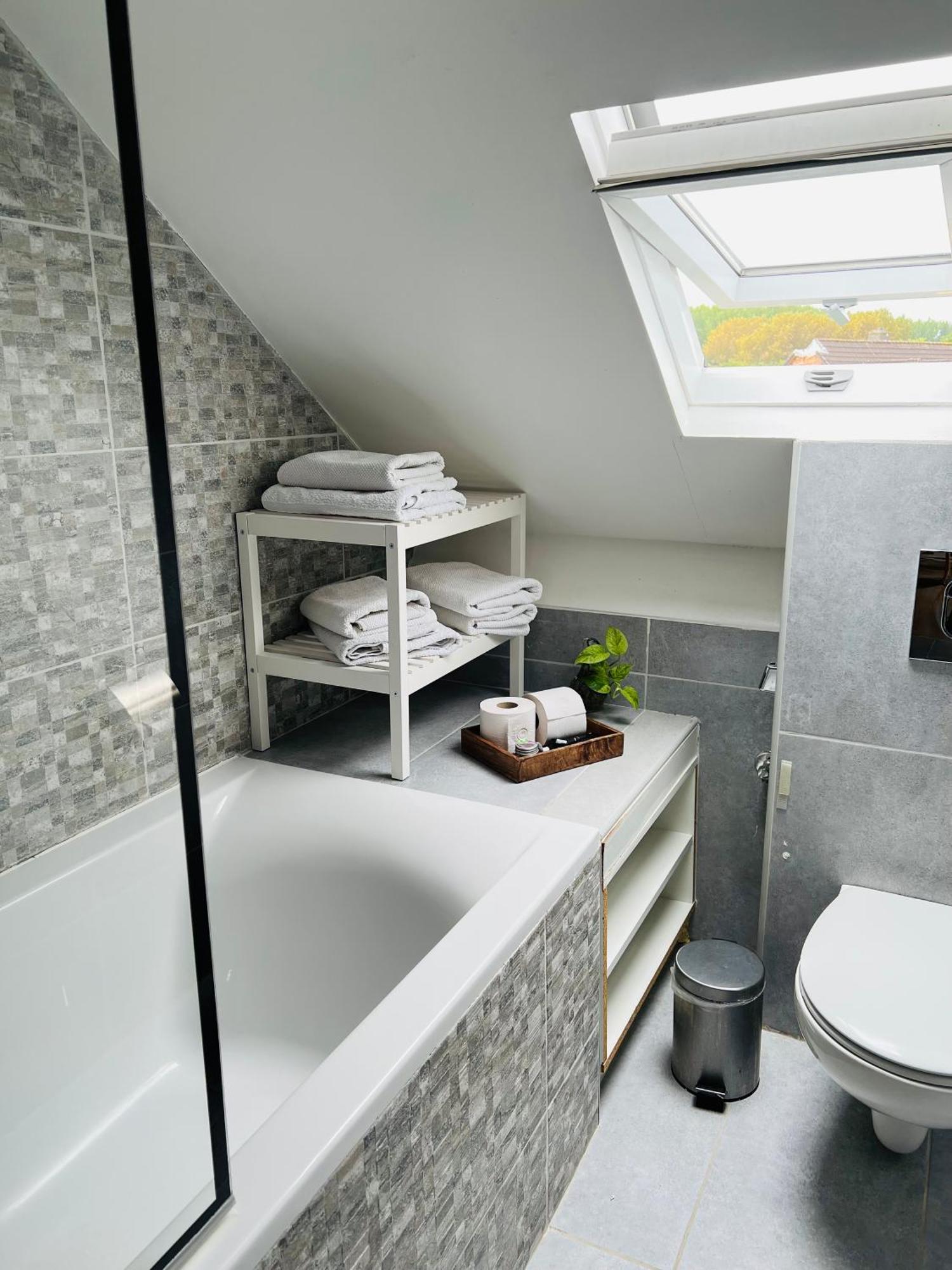 Peaceful Home Close To Airport With Parking Steenokkerzeel Exterior foto